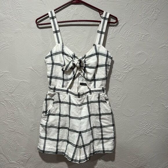 Abercrombie & Fitch White and Black Check Cutout Romper Size 2 - Picture 1 of 9
